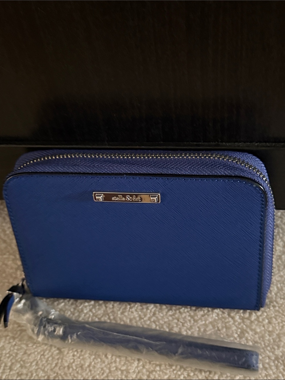 Blue Compact Zip Wallet - Women's Wristlet